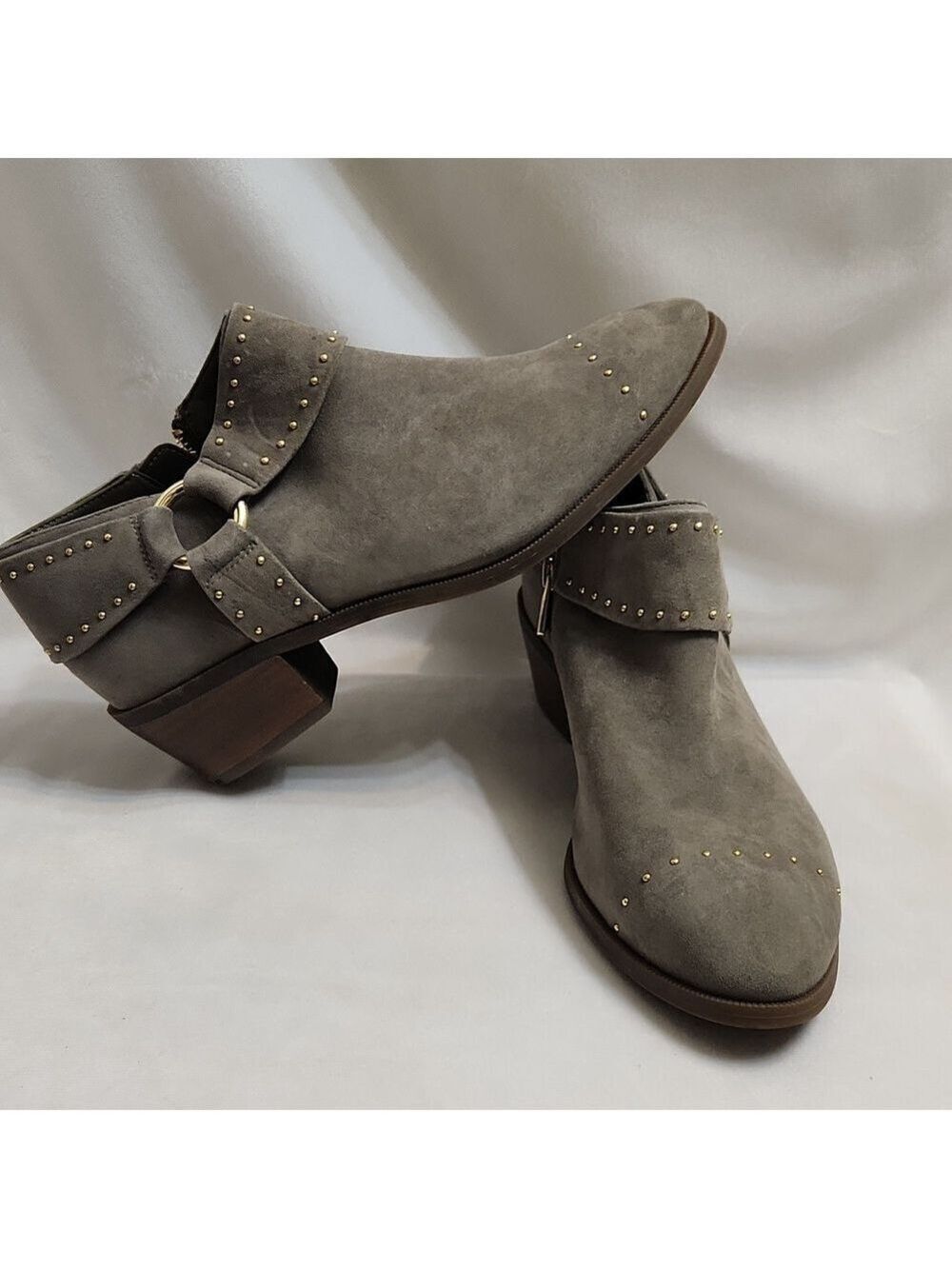 Taryn Rose Sage Leather Gold Studded Heeled Ankle boots (w size 7.5)